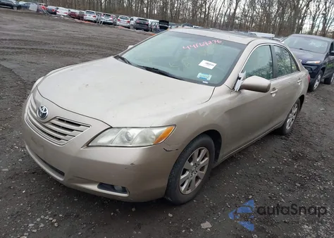 2009 Toyota Camry Xle z USA, uszkodzony, nr VIN 4T1BE46K39U402624